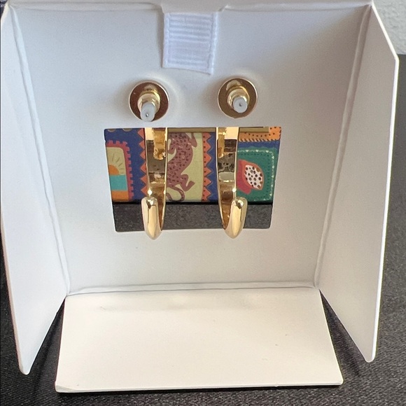 House of Harlow 1960 | Gold Tone Hoop Earrings ✨ - Picture 5 of 7